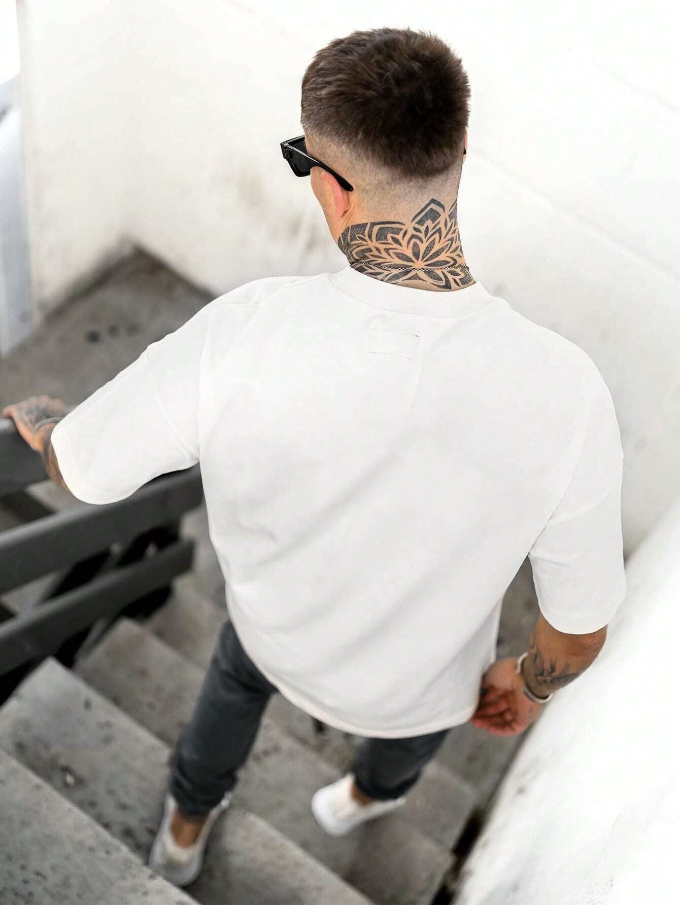 Men Letter Graphic Drop Shoulder Tee