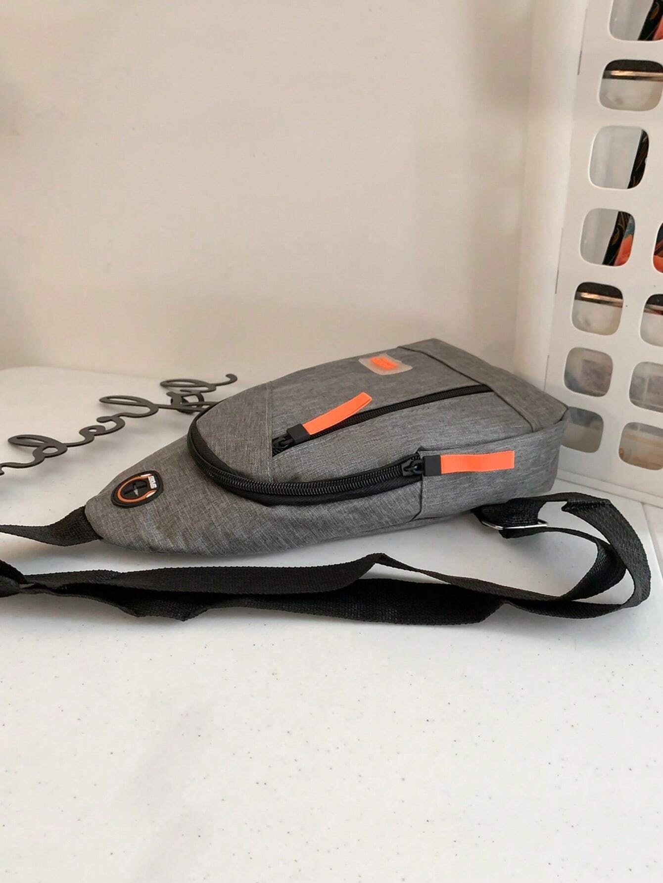 Men'S Casual Sports Crossbody Chest Bag with Double Zippers, Perfect for Daily Use, Shopping, Travel, Carry Cellphone, Keys, and Small Items Freshman for Books Multi-Functional Dorm University Christmas Gift Summer Bag Spring Break Vacation Bag Pack Waist Bag School Supplies Purse Side Bags Belts New Life Items for Students Purse Essentials Graduation Small Bag for Men Body Bag for Men